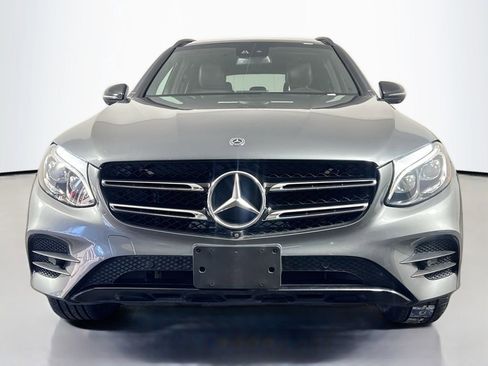 Used 2018 Mercedes-Benz GLC 300 4MATIC w/ Multimedia Package image 2