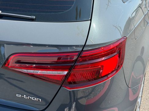 Used 2018 Audi A3 e-tron Premium FWD image 8