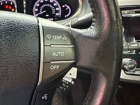 Used 2012 Toyota Avalon Limited image 14