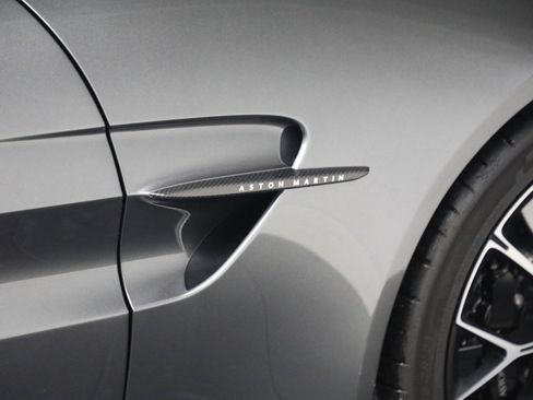 Used 2026 Aston Martin V8 Vantage Roadster image 28