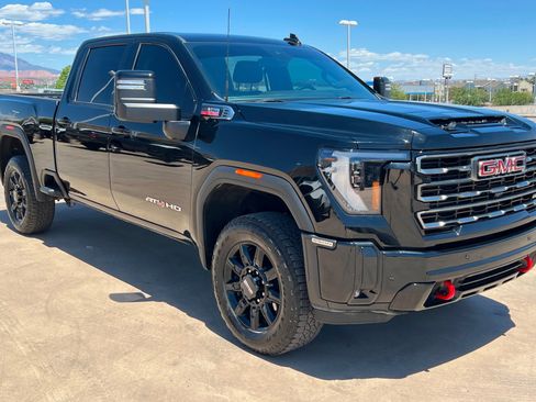 Used 2025 GMC Sierra 2500 AT4 AWD/4WD image 8