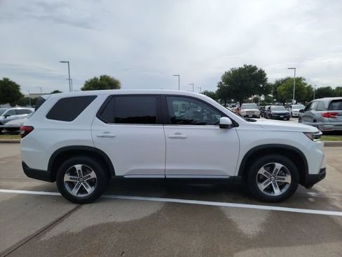 Used 2025 Honda Pilot EX-L image 4
