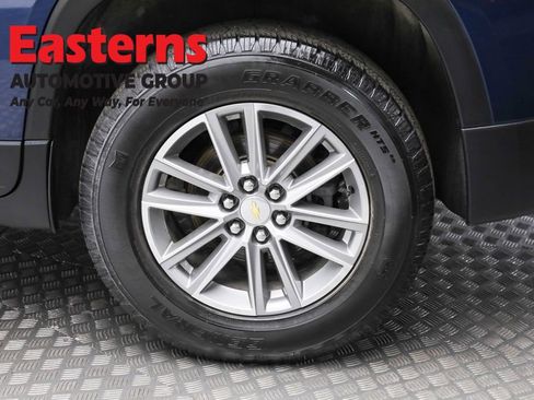 Used 2022 Chevrolet Traverse LT image 8