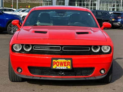 Used 2018 Dodge Challenger SXT Plus image 9