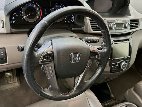 Used 2016 Honda Odyssey Touring Elite image 18