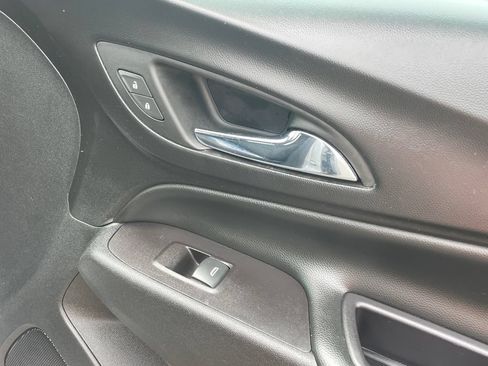 Used 2019 Chevrolet Equinox LT w/ Driver Convenience Package AWD/4WD image 13