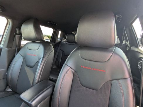 Used 2025 Jeep Compass Trailhawk AWD/4WD image 26