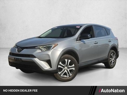 Used 2018 Toyota RAV4 LE FWD image 1