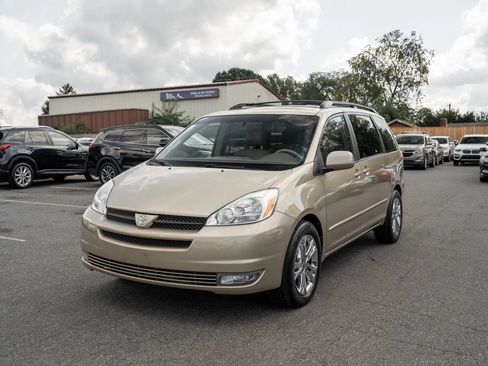 Used 2004 Toyota Sienna XLE FWD image 5