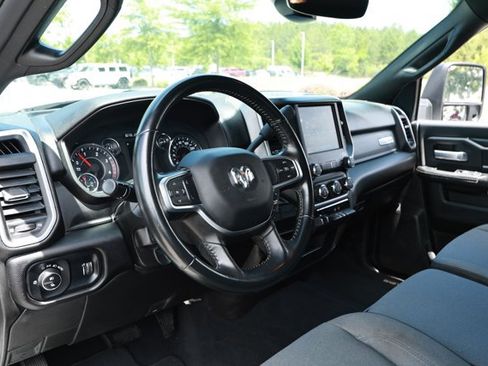 Used 2024 RAM 2500 Big Horn AWD/4WD image 25