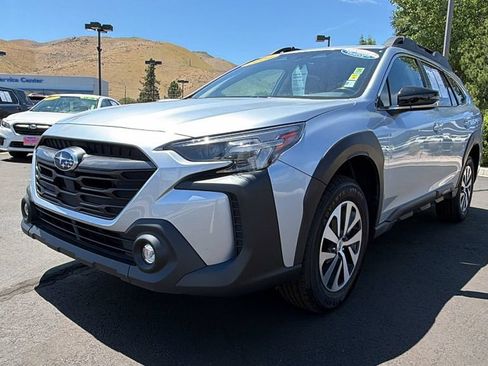 Used 2024 Subaru Outback Premium AWD/4WD image 7
