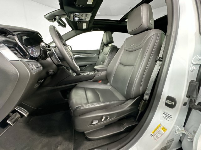 Used 2024 Cadillac XT5 Sportv w/ Technology Package AWD/4WD image 4