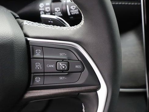 New 2025 Jeep Grand Cherokee Limited AWD/4WD image 24