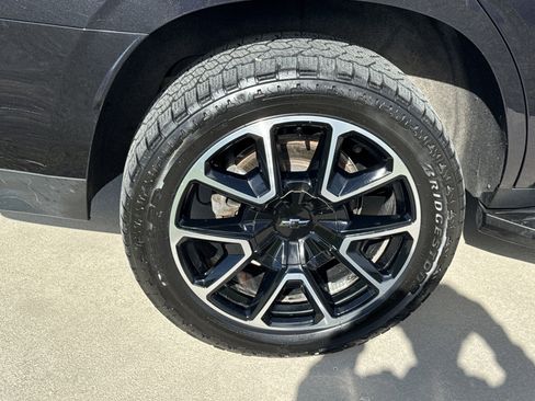 Used 2022 Chevrolet Tahoe RST w/ Luxury Package AWD/4WD image 12