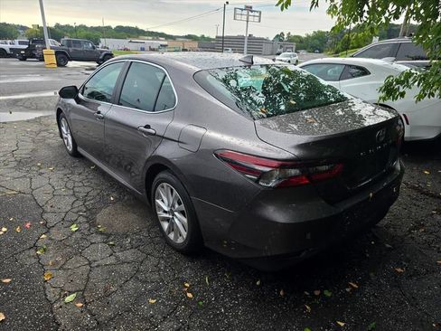 Used 2024 Toyota Camry LE w/ Convenience Package FWD image 10