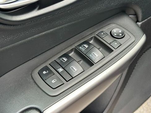 Used 2021 Jeep Cherokee Latitude image 16