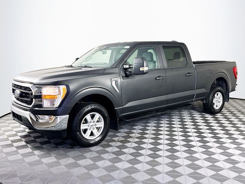 Used 2022 Ford F150 XLT w/ Trailer Tow Package image 4