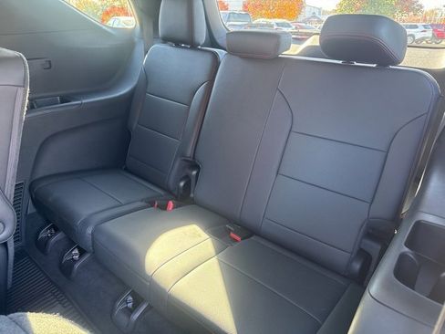 Used 2024 Chevrolet Traverse Z71 w/ Enhanced Driving Package image 11