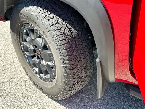 Used 2022 Nissan Frontier PRO-4X w/ Pro-4X Premium Package image 33