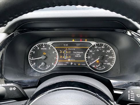 Used 2024 Nissan Pathfinder SL w/ SL Premium Package image 23