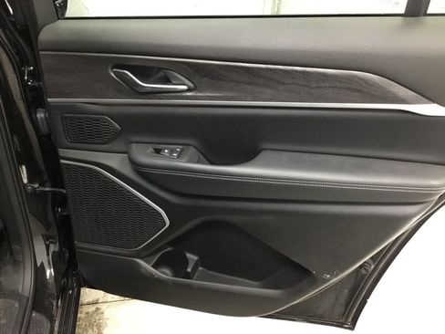 Used 2023 Jeep Grand Cherokee L Limited image 38