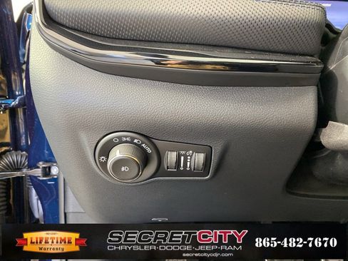 New 2026 Jeep Compass Latitude image 14