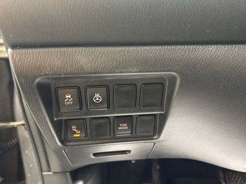 Used 2019 Nissan Pathfinder 4WD image 17