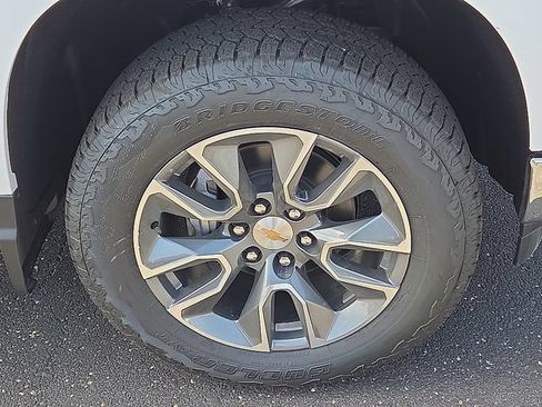 New 2026 Chevrolet Silverado 1500 LT w/ Z71 Off-Road Package AWD/4WD image 6