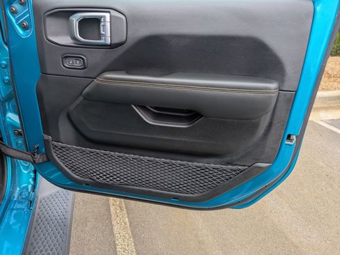 Used 2024 Jeep Wrangler Unlimited Sahara w/ Technology Group image 31