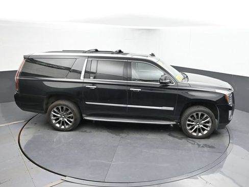 Used 2018 Cadillac Escalade ESV Premium Luxury AWD/4WD image 41