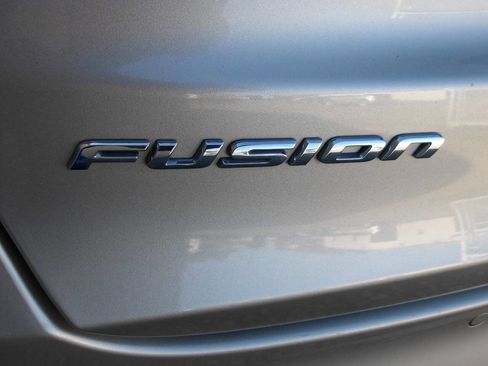 Used 2019 Ford Fusion SE image 35