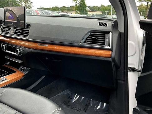Used 2021 Audi Q5 Premium image 17
