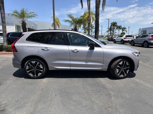 Used 2026 Volvo XC60 B5 Plus w/ Climate Package PRO AWD/4WD image 4