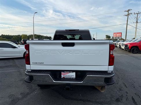 Used 2022 Chevrolet Silverado 2500 LT w/ Convenience Package image 8