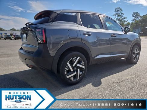 Used 2025 Nissan Kicks SV w/ Illumination Package FWD image 6