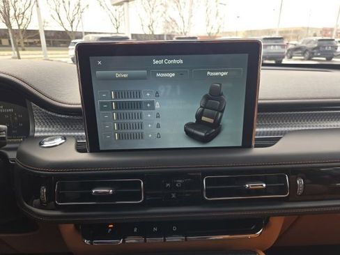 Certified 2023 Lincoln Aviator Black Label w/ Dynamic Handling Package image 44