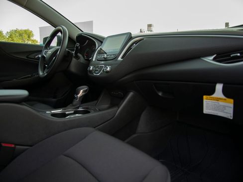 New 2025 Chevrolet Malibu LS FWD image 16