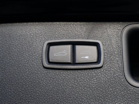 New 2026 Porsche Macan S image 18