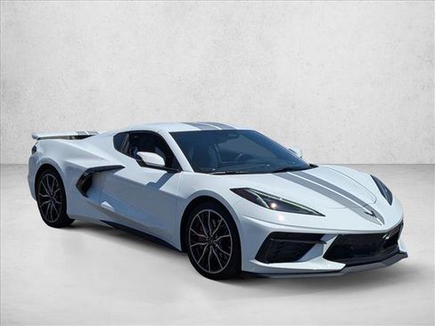Used 2025 Chevrolet Corvette Stingray Preferred Cpe w/ Z51 Performance Package RWD image 3