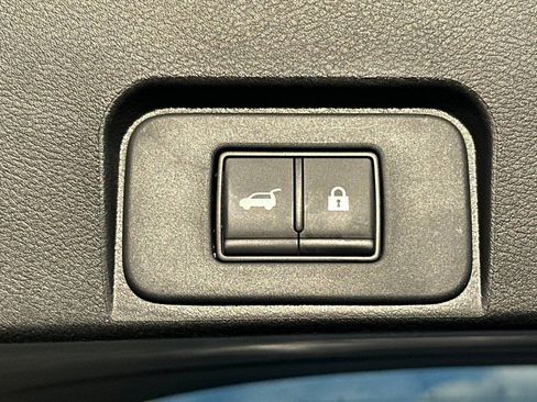 New 2026 Nissan Rogue SV FWD image 19