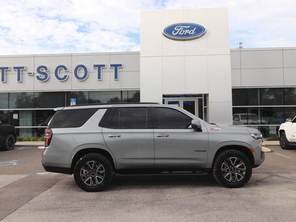 Used 2023 Chevrolet Tahoe Z71 w/ Luxury Package AWD/4WD image 18