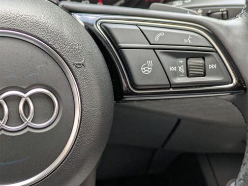 Used 2021 Audi A4 2.0T Premium w/ Convenience Package image 11