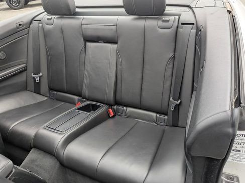 Used 2016 BMW M4 Convertible image 19