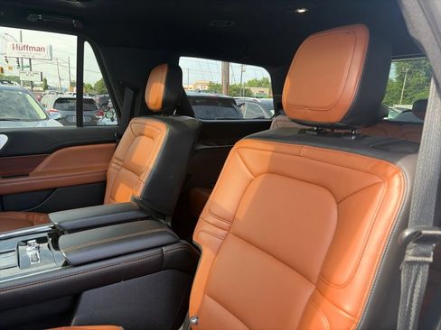 Used 2021 Lincoln Navigator Reserve w/ Luxury Package AWD/4WD image 26
