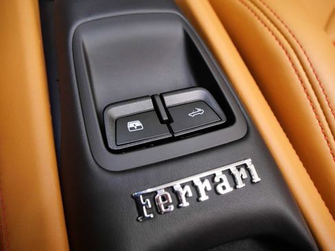 Certified 2021 Ferrari F8 Tributo RWD image 24