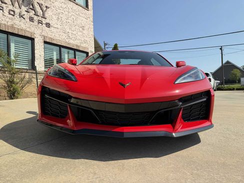 Used 2026 Chevrolet Corvette Z06 RWD image 3