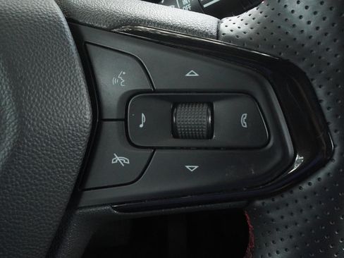 Used 2024 Chevrolet Trax RS w/ Sunroof Package FWD image 13