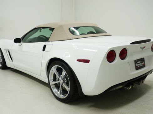 Used 2011 Chevrolet Corvette Grand Sport w/ Preferred Equipment Group image 6
