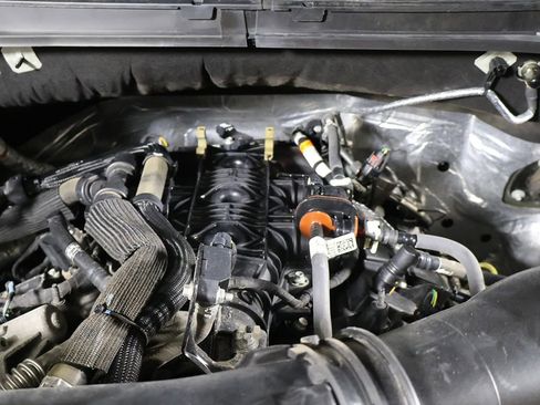 Used 2024 Ford Expedition Max XLT image 19