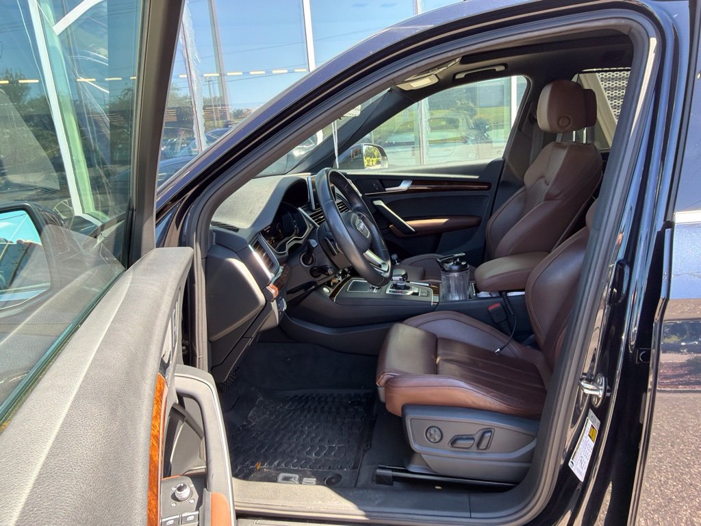 Used 2018 Audi Q5 2.0T Premium Plus w/ Premium Plus Package AWD/4WD image 6